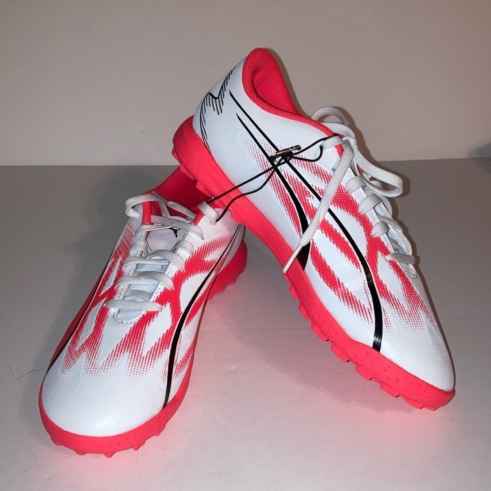 New PUMA Kids or Men’s Soccer Cleats/Shoes, Size 6